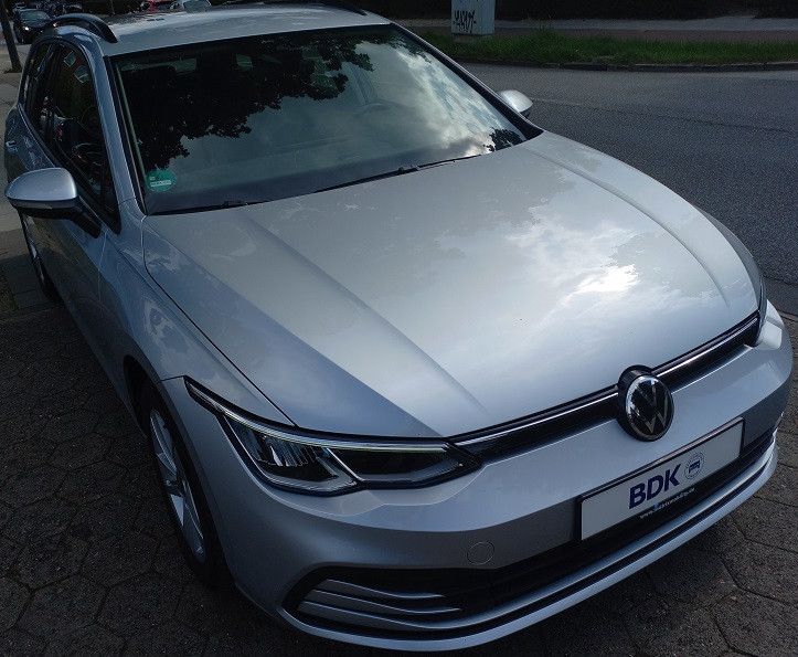 Volkswagen Golf VIII 2.0 TDi Life - Samsaru's Car Outlet