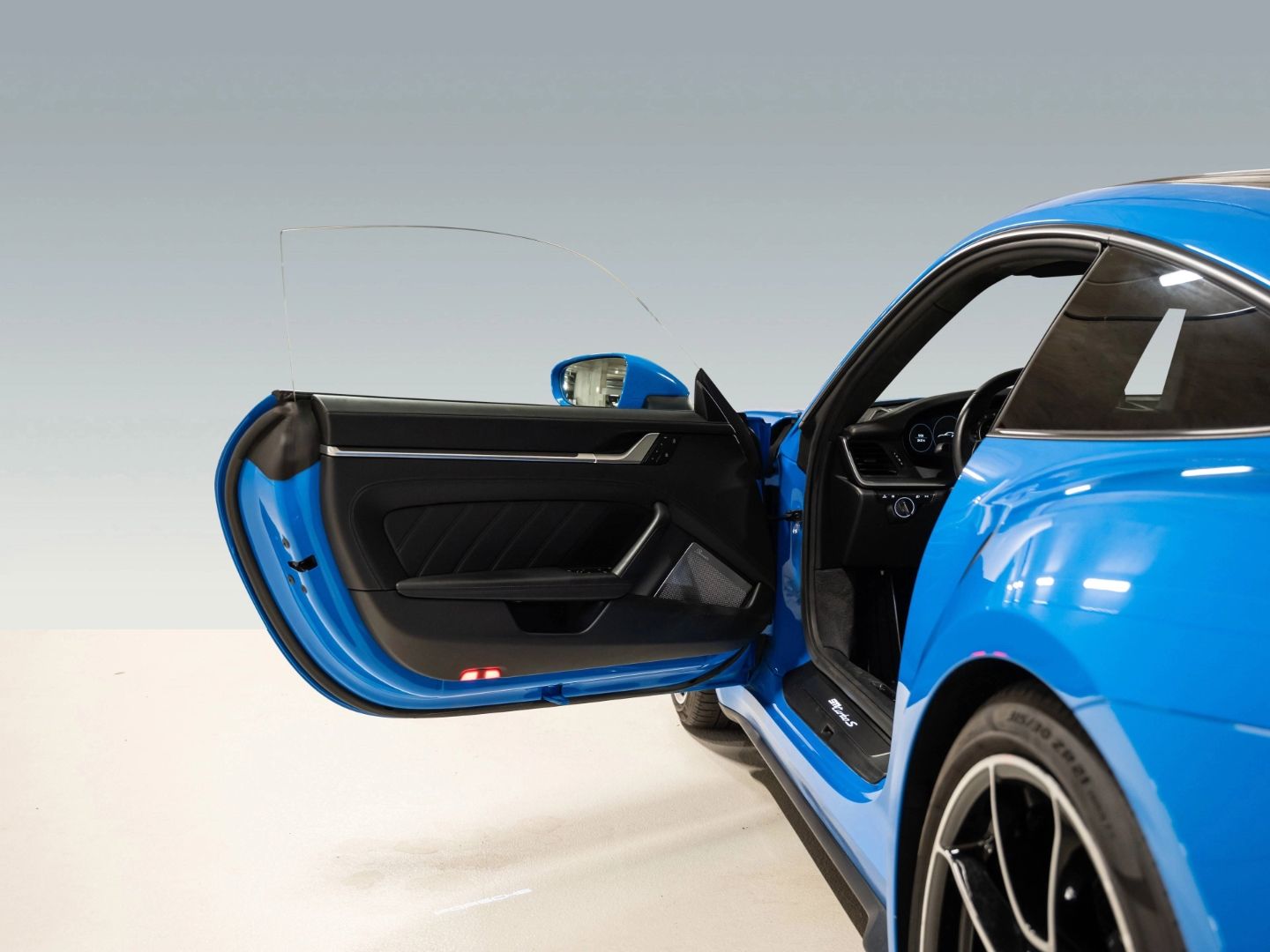 Porsche 992 Turbo S Burmester InnoDrive PCCB Lift-VA