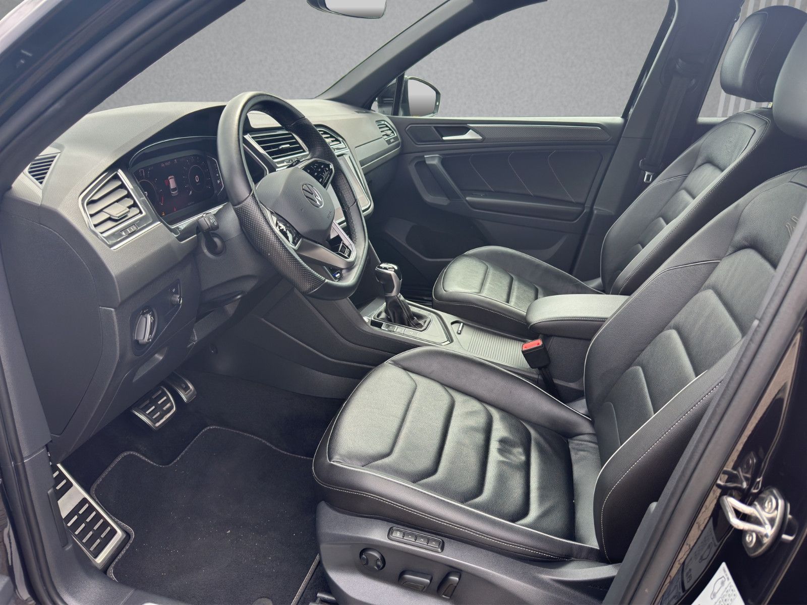 Volkswagen Tiguan eHybrid R-Line Black Style DCC AHK ACC
