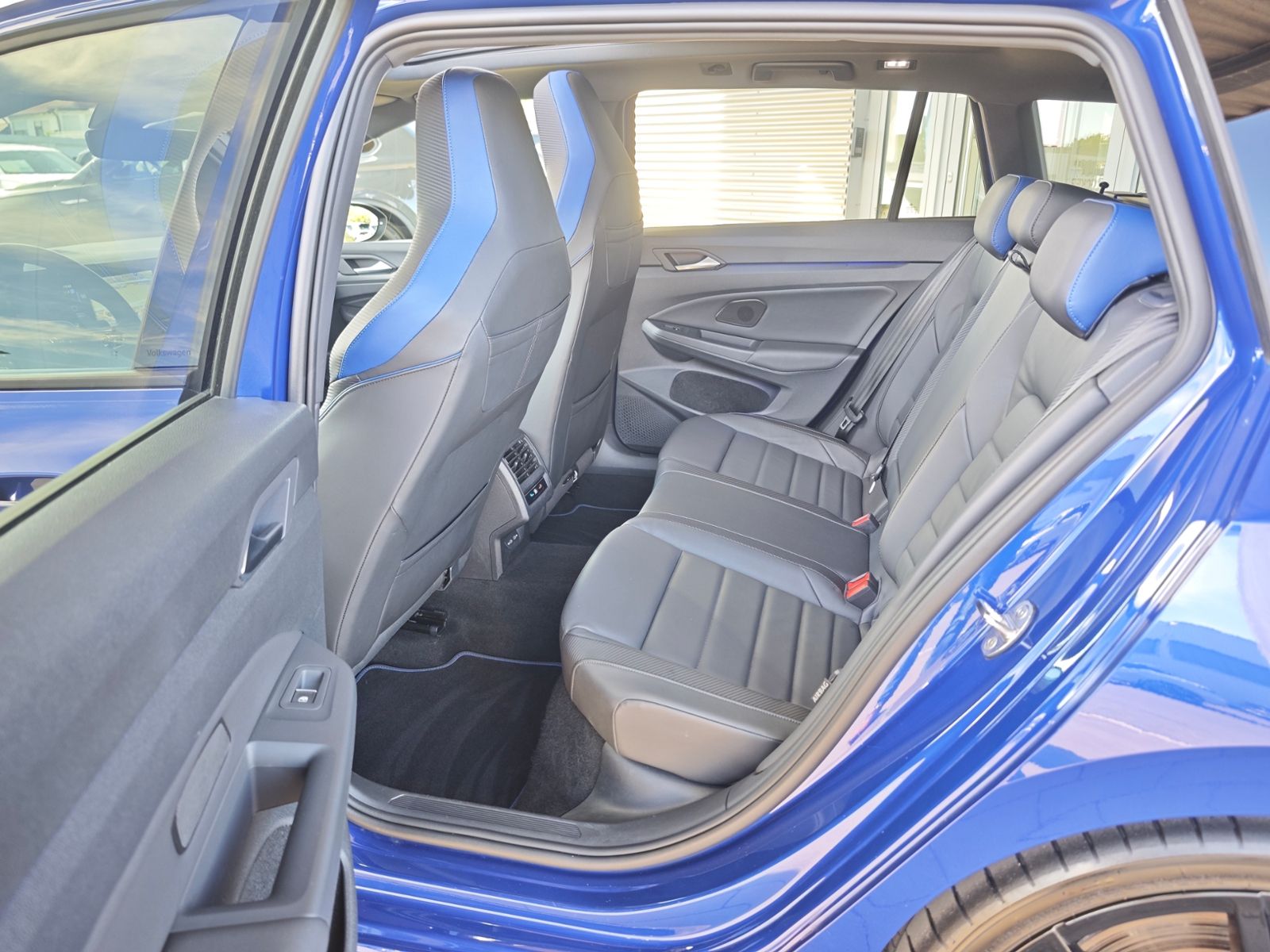 Volkswagen Golf VIII Variant R 4M PERF/19"/PANO/LEDER/H&K/u