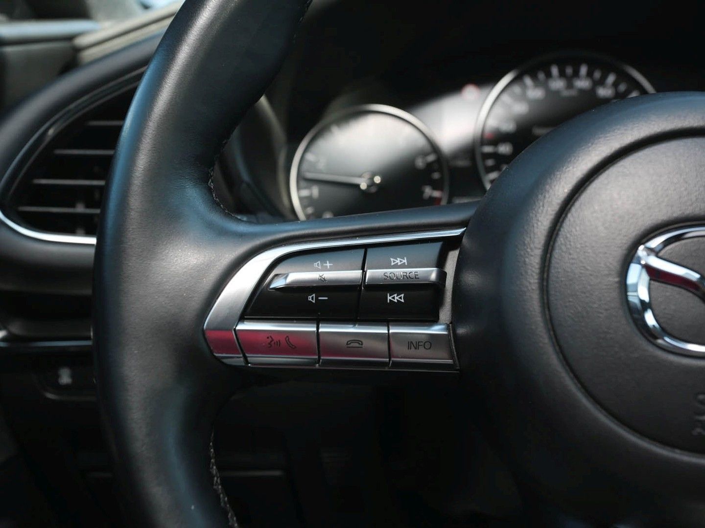 Mazda 3 Selection NAVI+PDC+360°MONITOR+SHZ+LHZ