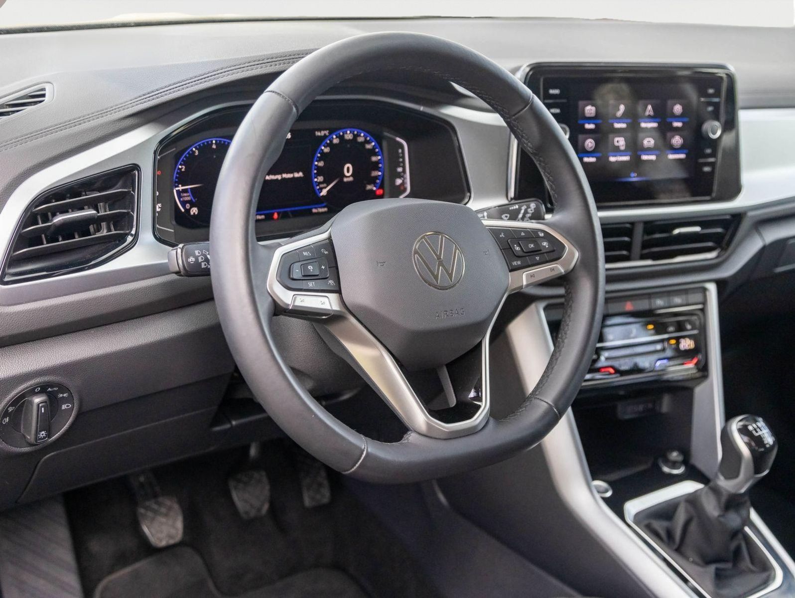 Volkswagen T-ROC 1.0 TSI LIFE - Samsaru's Car Outlet