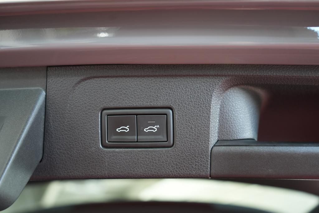 Volkswagen Passat Variant 1.5 TSI Elegance - Samsaru's Car Outlet