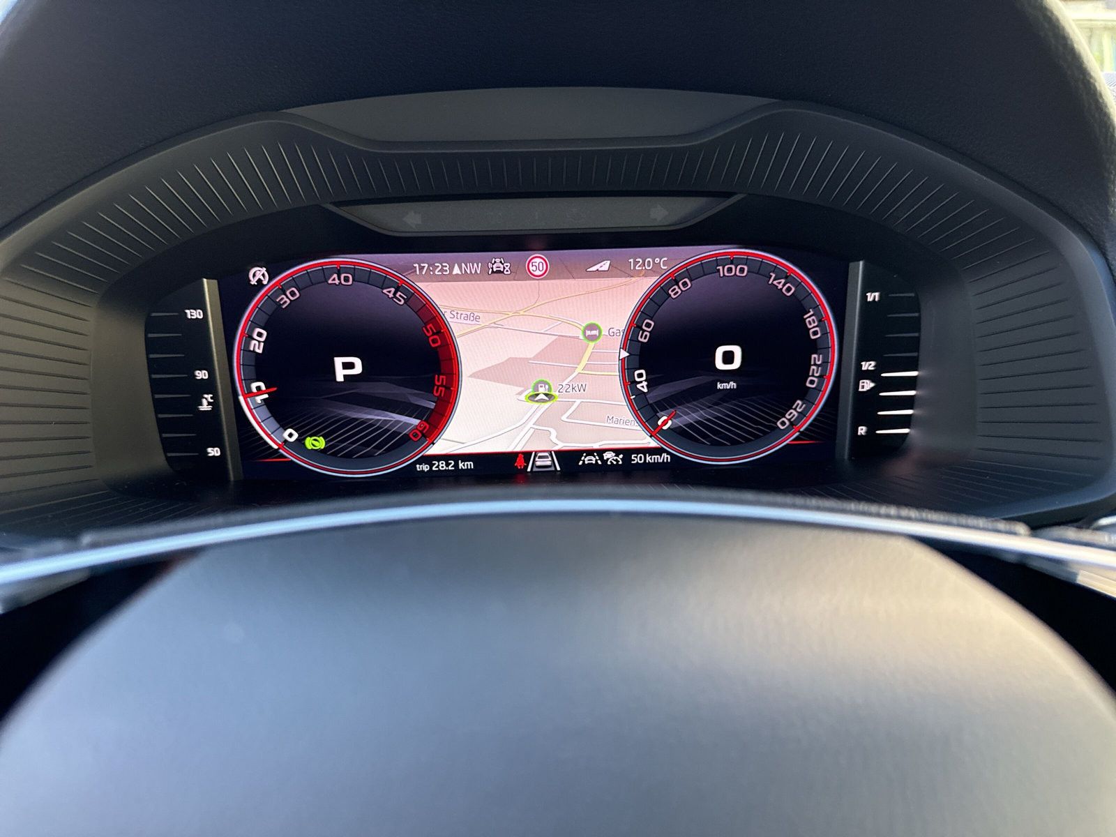 Skoda Karoq Sportline 4x4TDI AHK LED Matrix Gar. 360 G