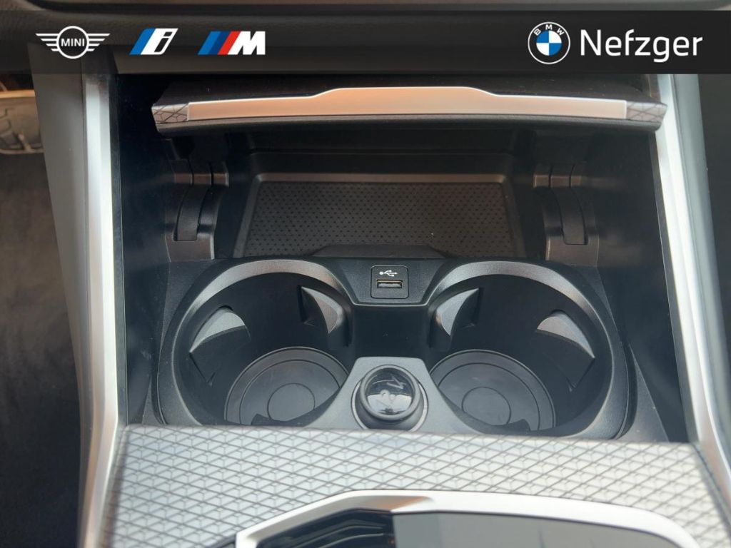 BMW 318 i Touring M Sport HUD LED HiFi