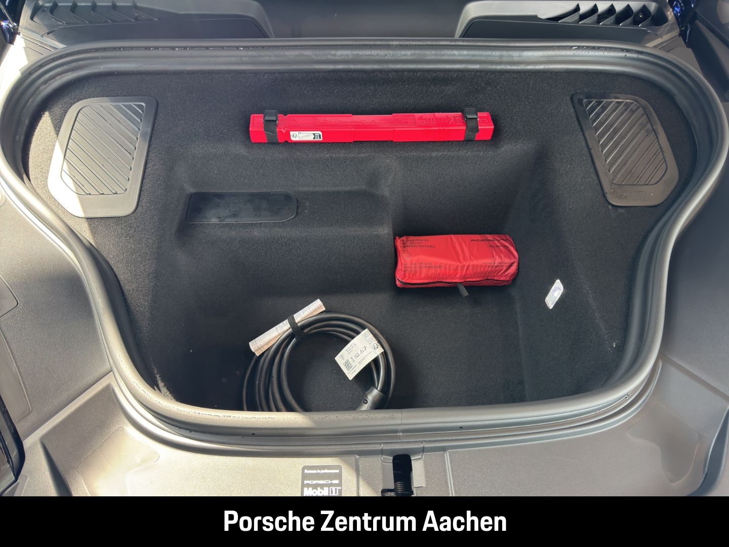Porsche Macan 4 BOSE Panorama Rückfahrkamera Luftfederun