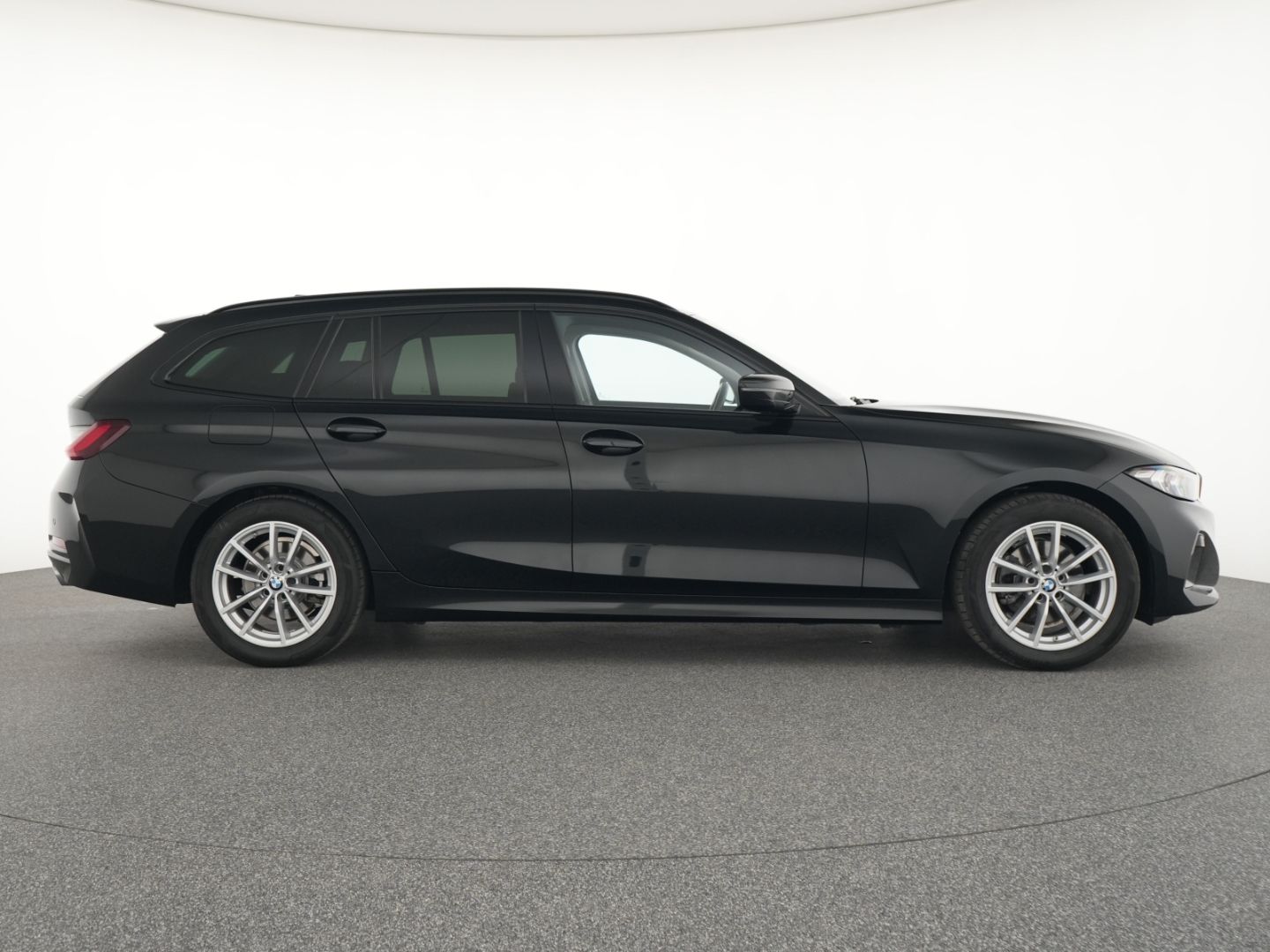 BMW 320 d Touring Steptronic - Samsaru's Car Outlet