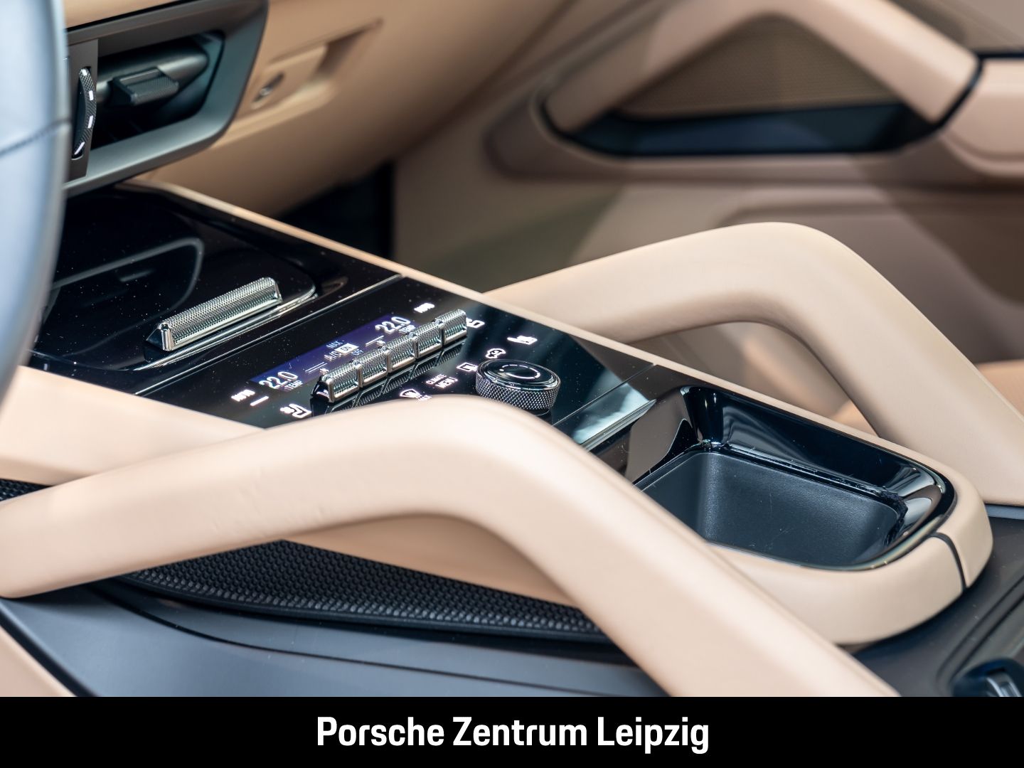 Porsche Cayenne S SportDesign PDCC HeadUp Sitzlüftung AH