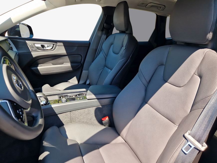 Volvo XC60 B5 B AWD Plus Dark