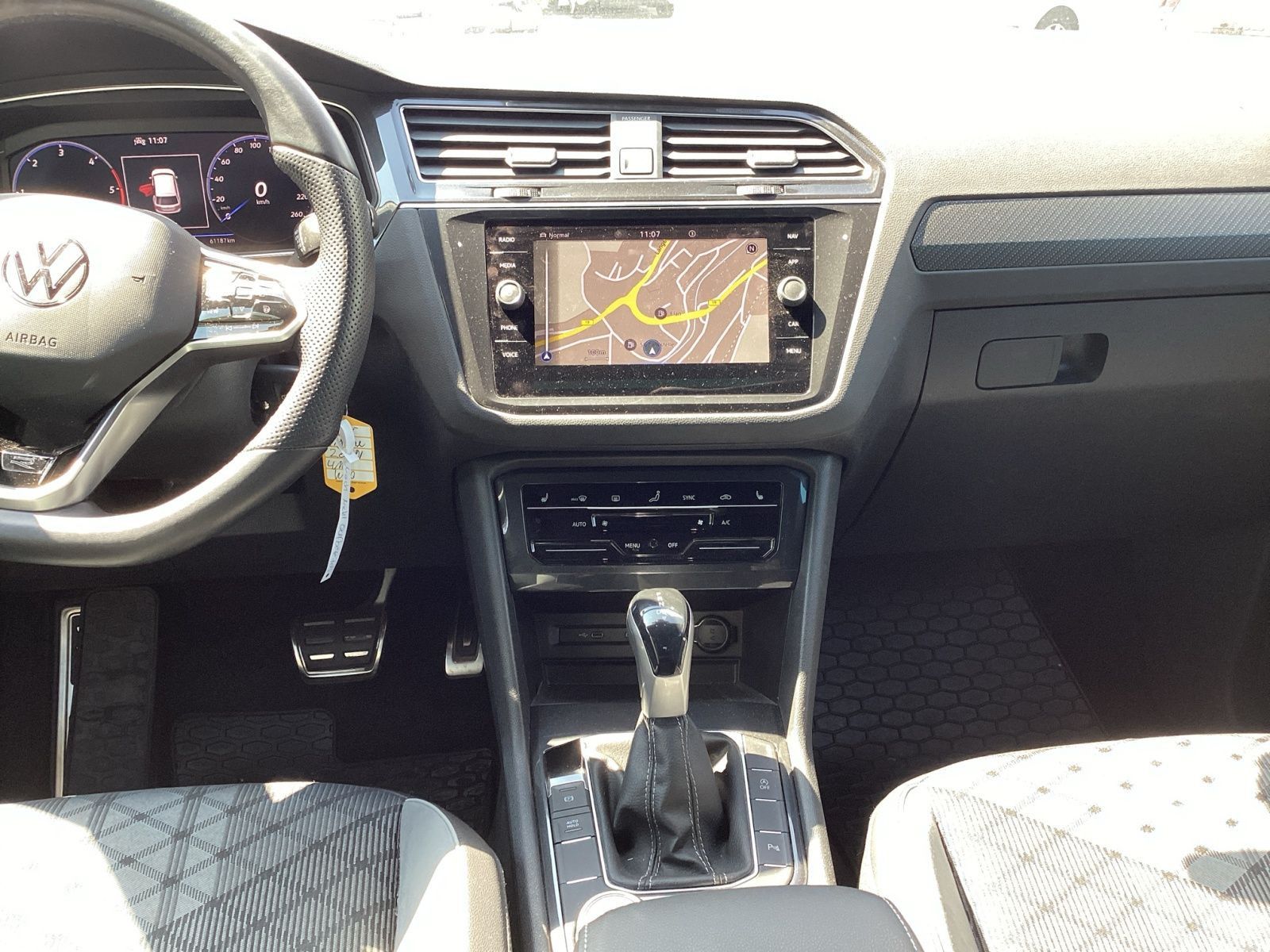 Volkswagen Tiguan 2.0TDI R-Line 4M DSG - Samsaru's Car Outlet