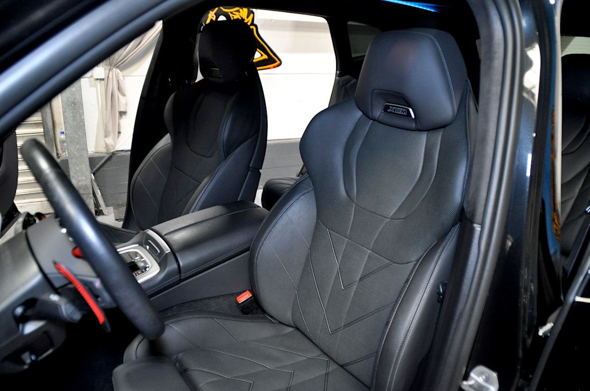 BMW XM 4.4-DRIVER PACKAGE-ALL IN BLACK