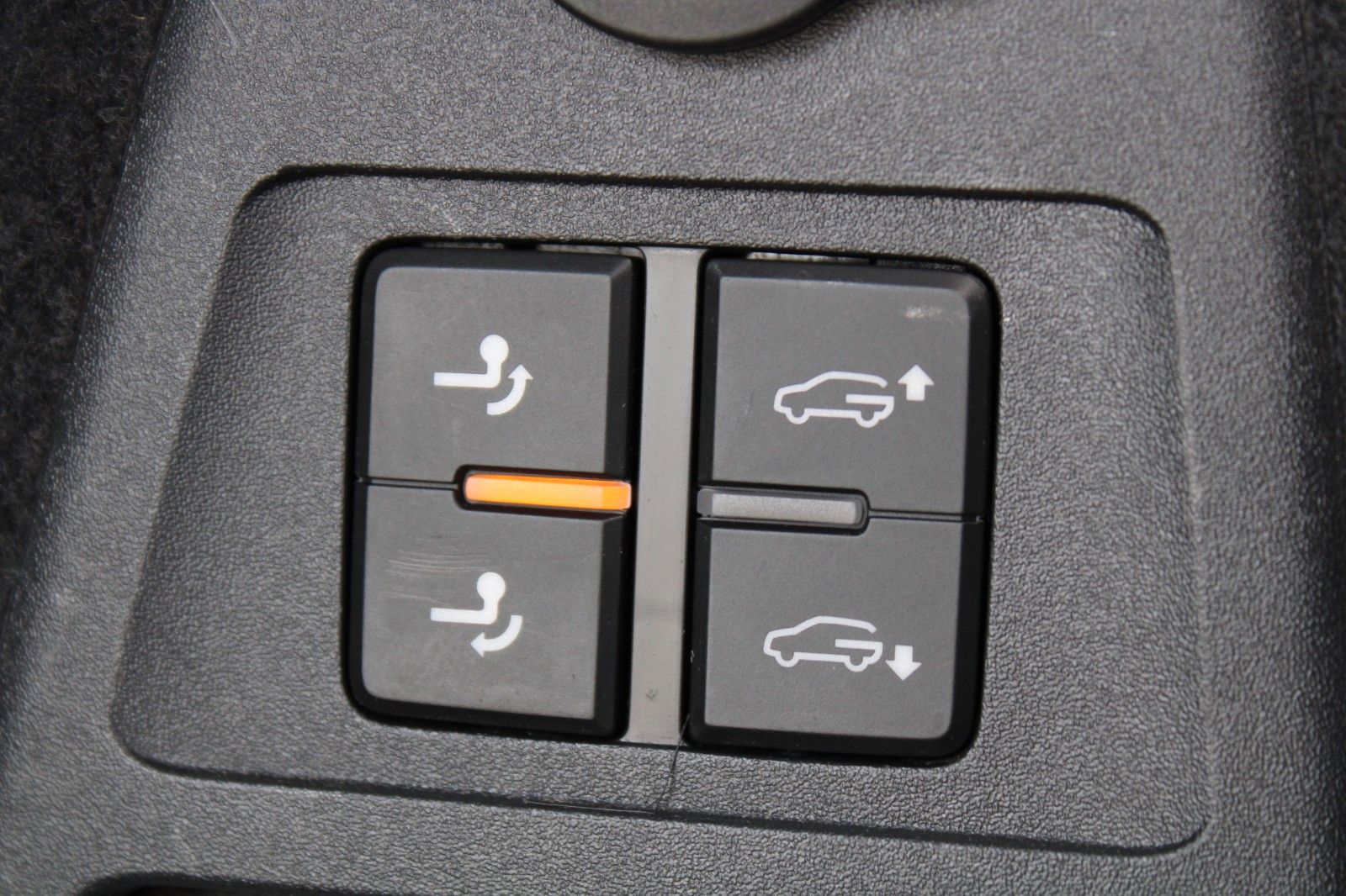 Volkswagen Touareg TDI R-Line - Samsaru's Car Outlet