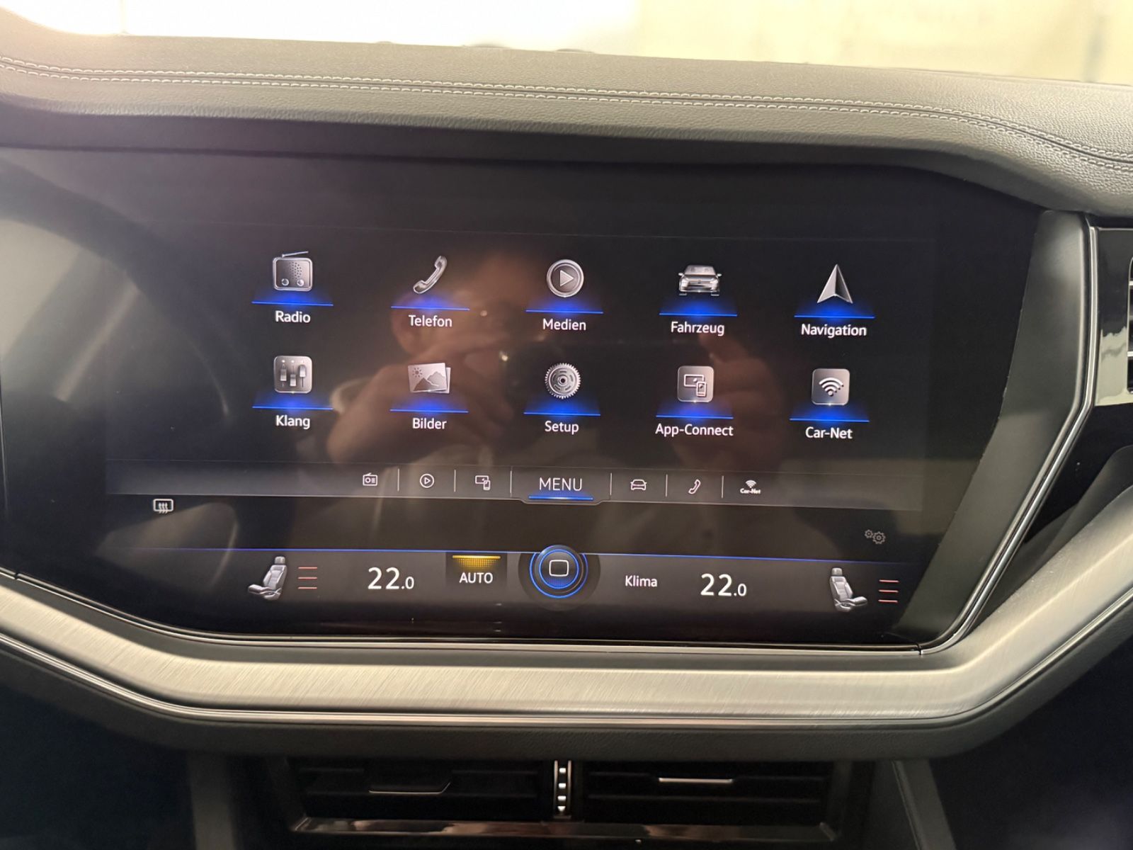 Volkswagen Touareg R-Line 4Motion - Samsaru's Car Outlet