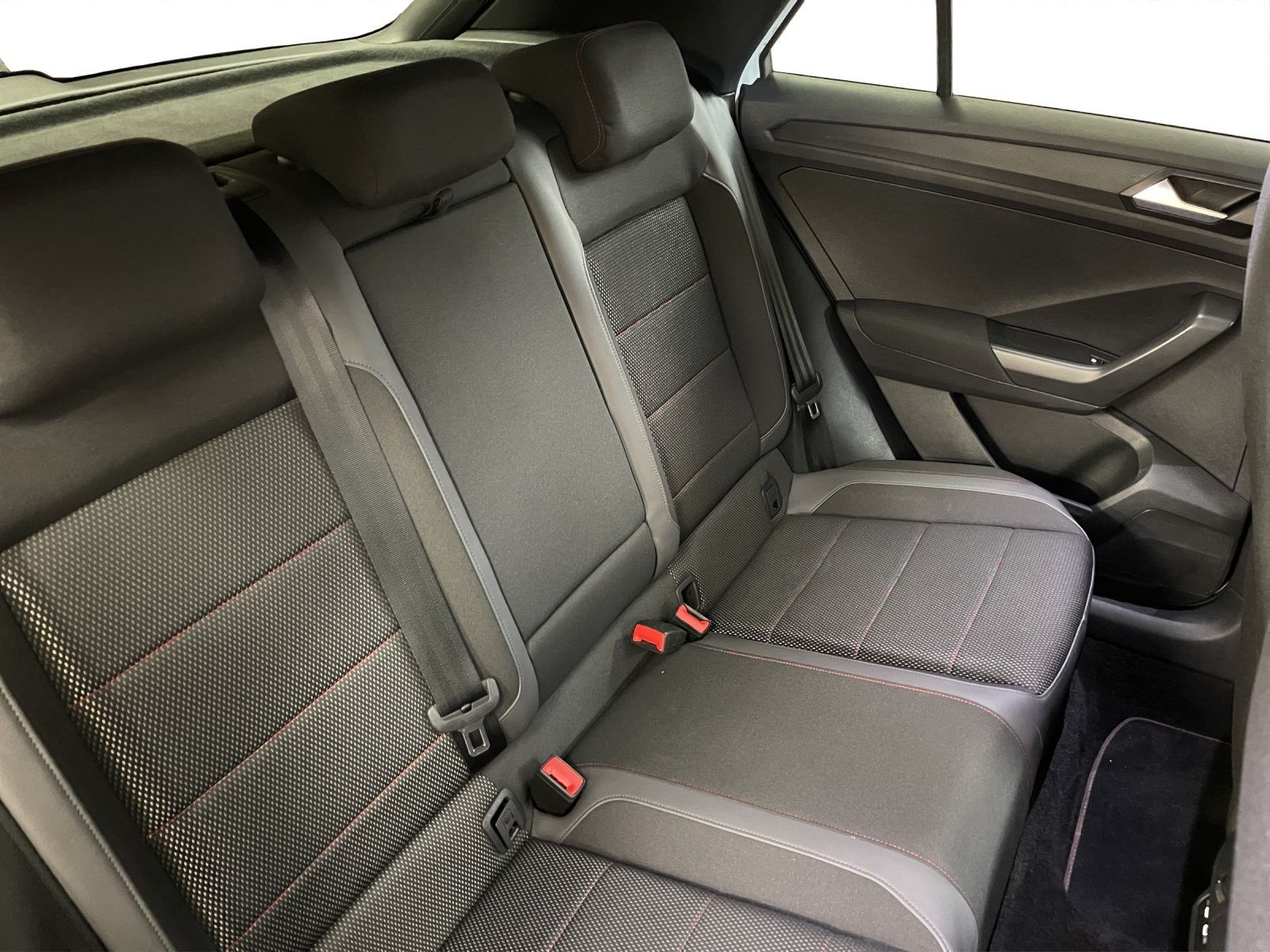 Volkswagen T-Roc 2.0 TSI Sport 4M - Samsaru's Car Outlet