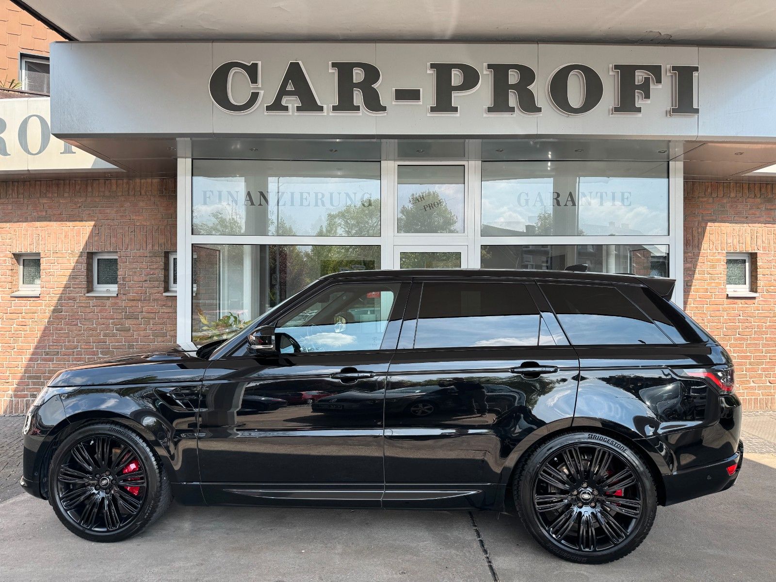 Range Rover Sport HSE Dynamic - Samsaru's Car Outlet