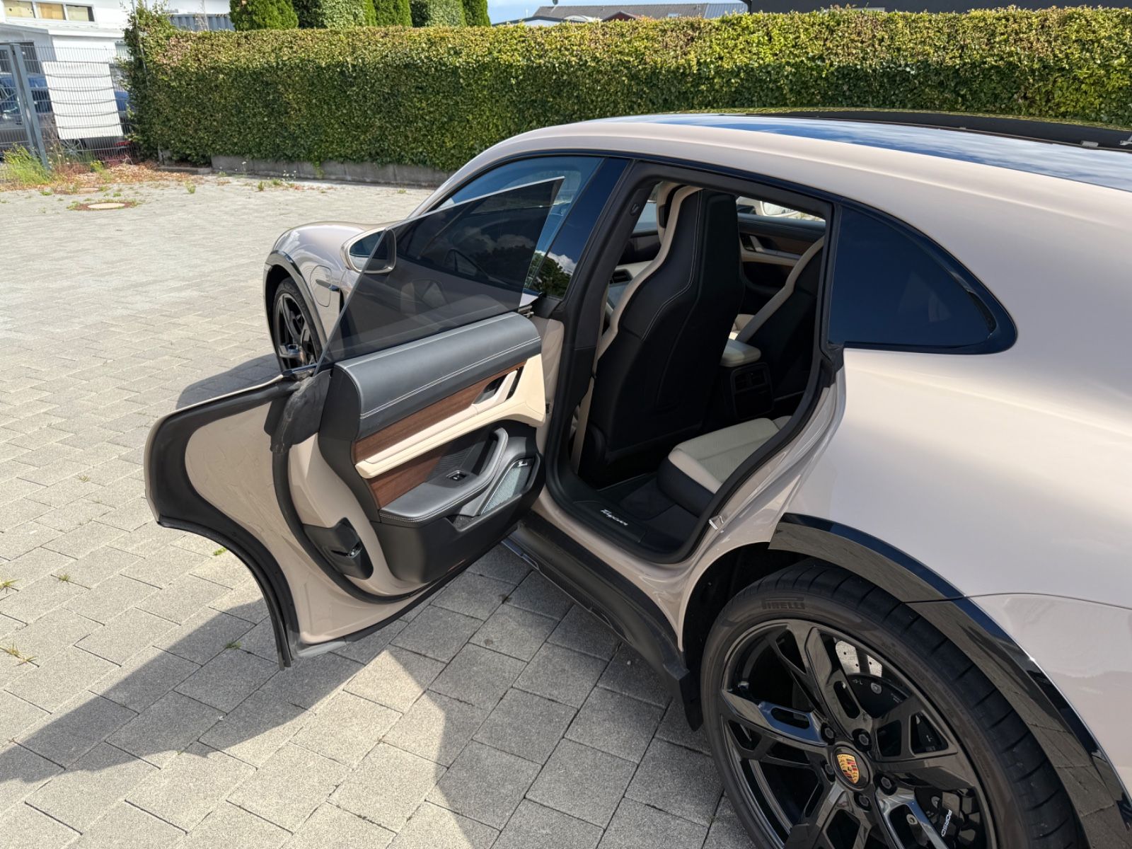 Porsche Taycan Cross Turismo Turbo S Exclusiv Manufaktur