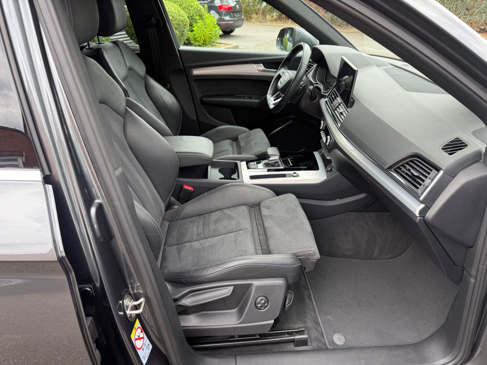 Audi Q5 40 TDI quattro S line - Samsaru's Car Outlet