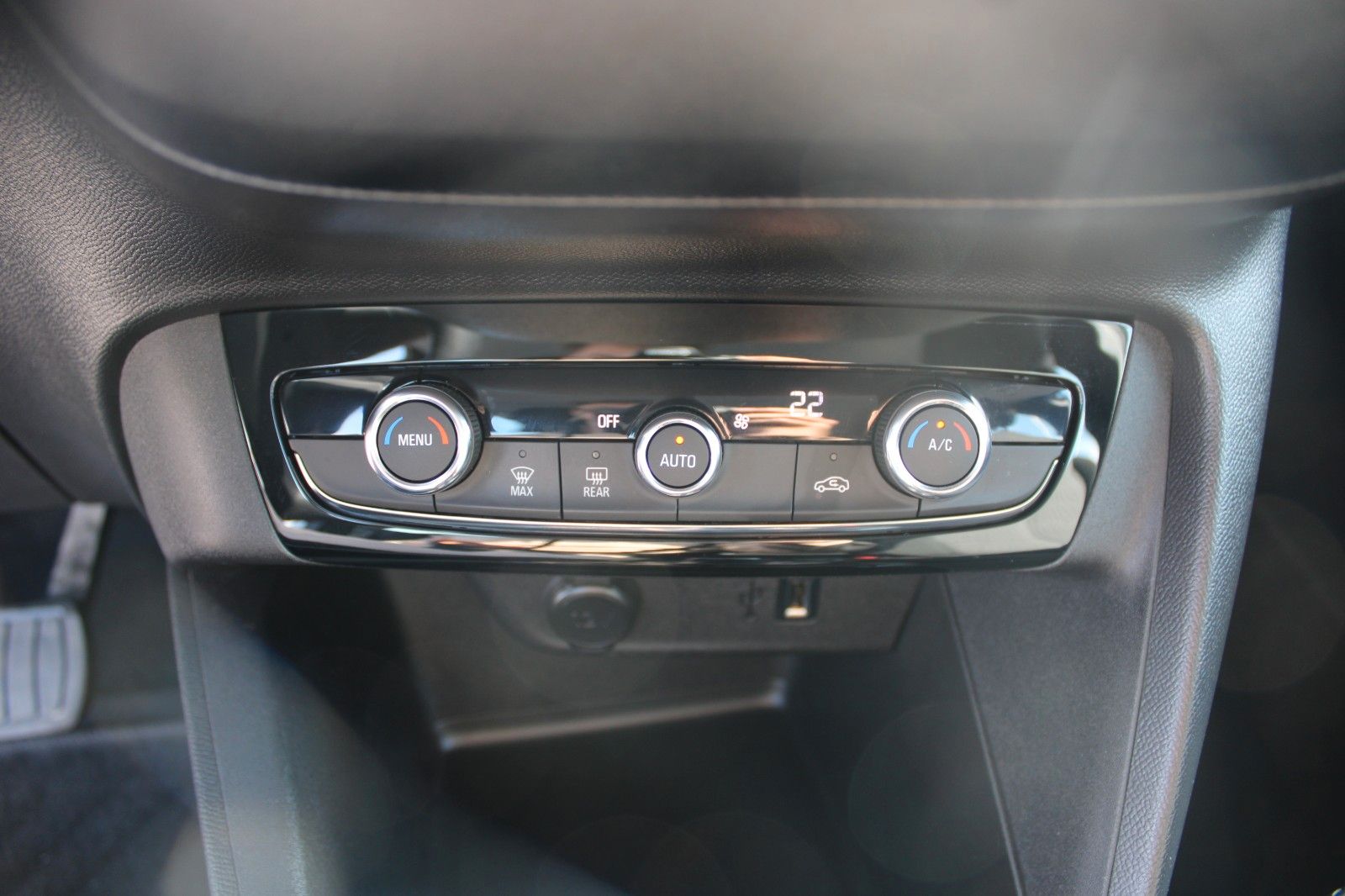 Opel Corsa-e Edition - Samsaru's Car Outlet