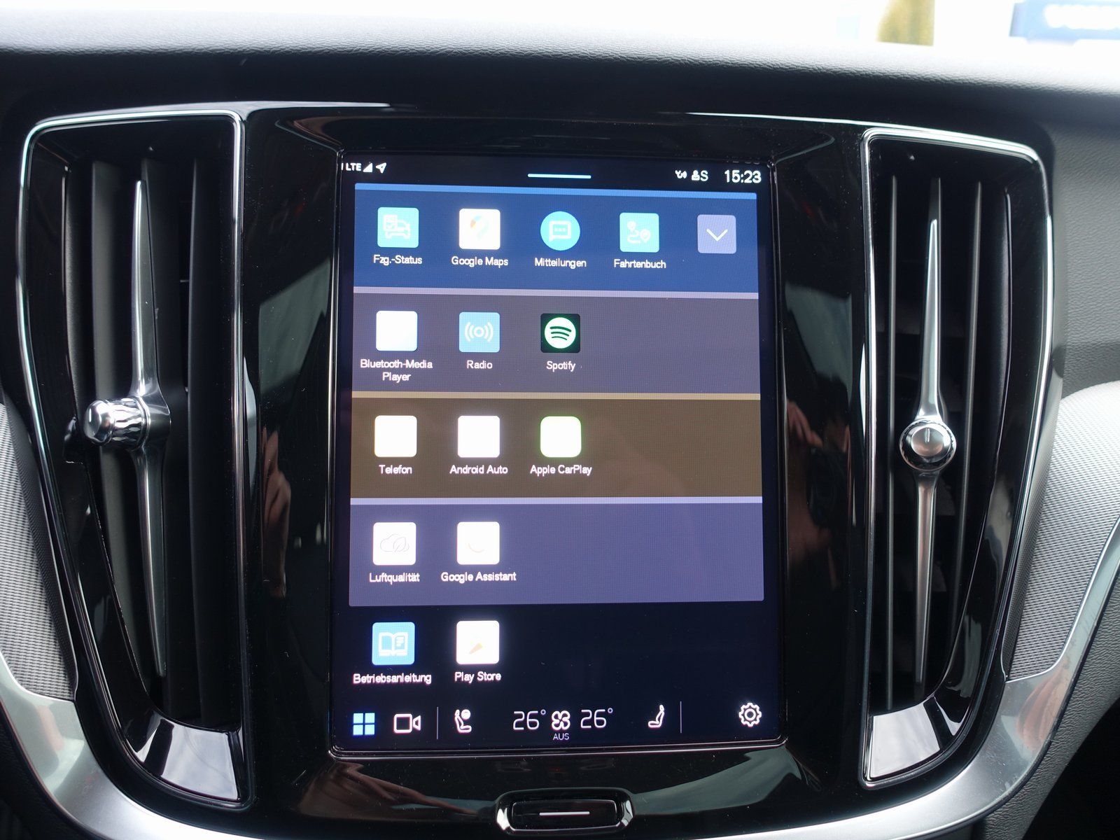 Volvo V60 Plus T6 AWD Plug-in Hybrid/AHK/360°/BLIS/H&K