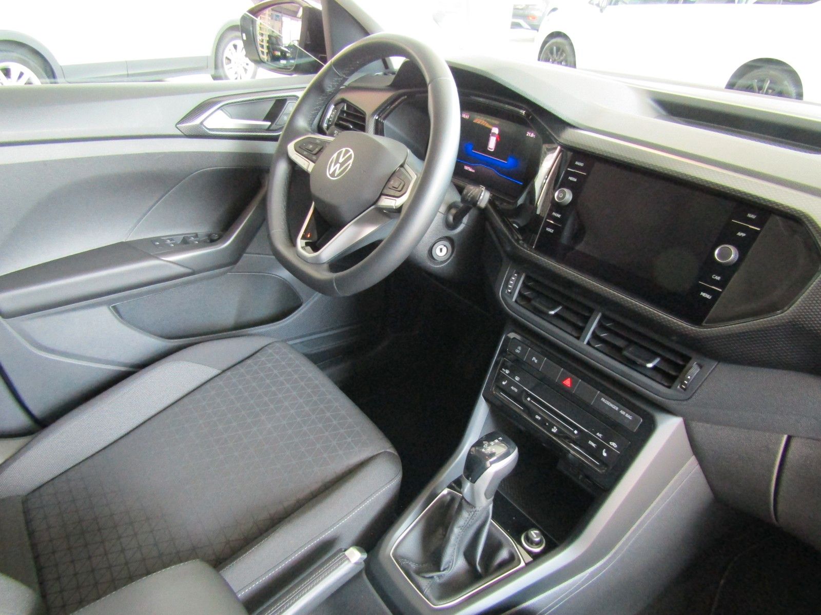 Volkswagen T-Cross Life 1.0 TSI DSG - Samsaru's Car Outlet