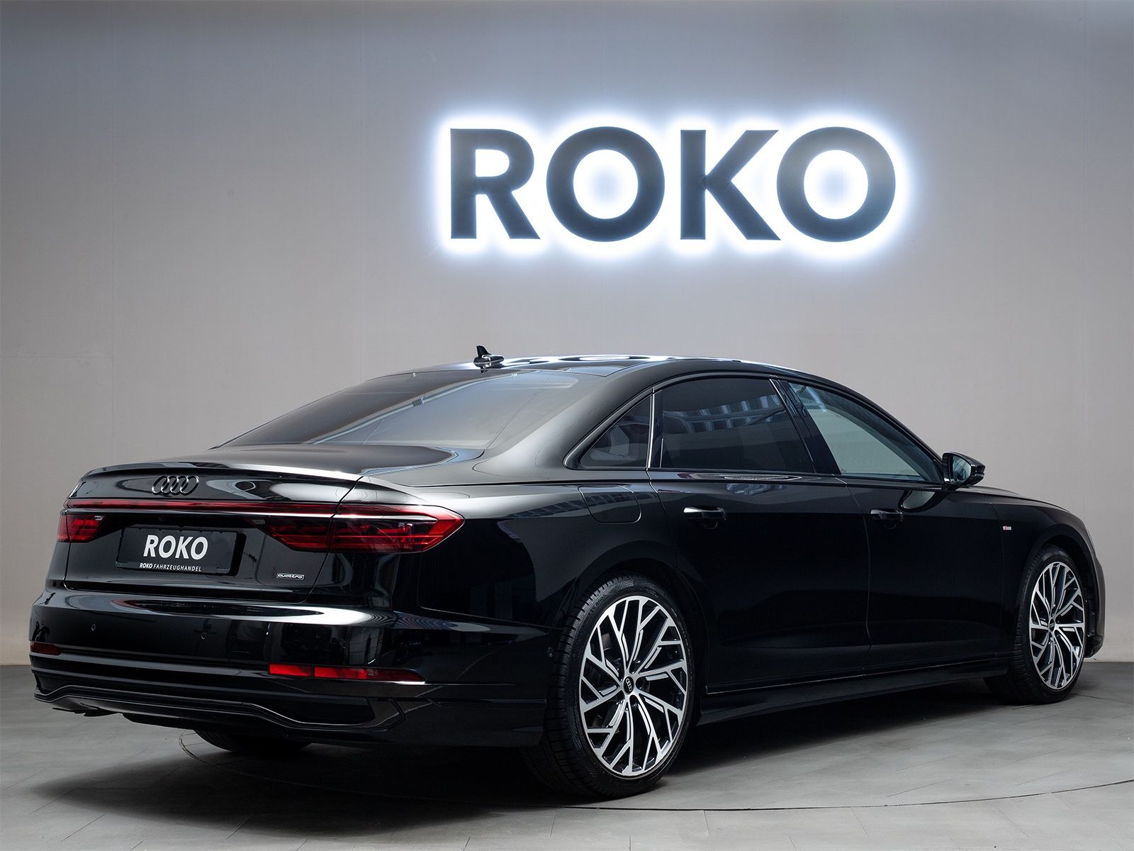 Audi A8 S-Line - Samsaru's Car Outlet