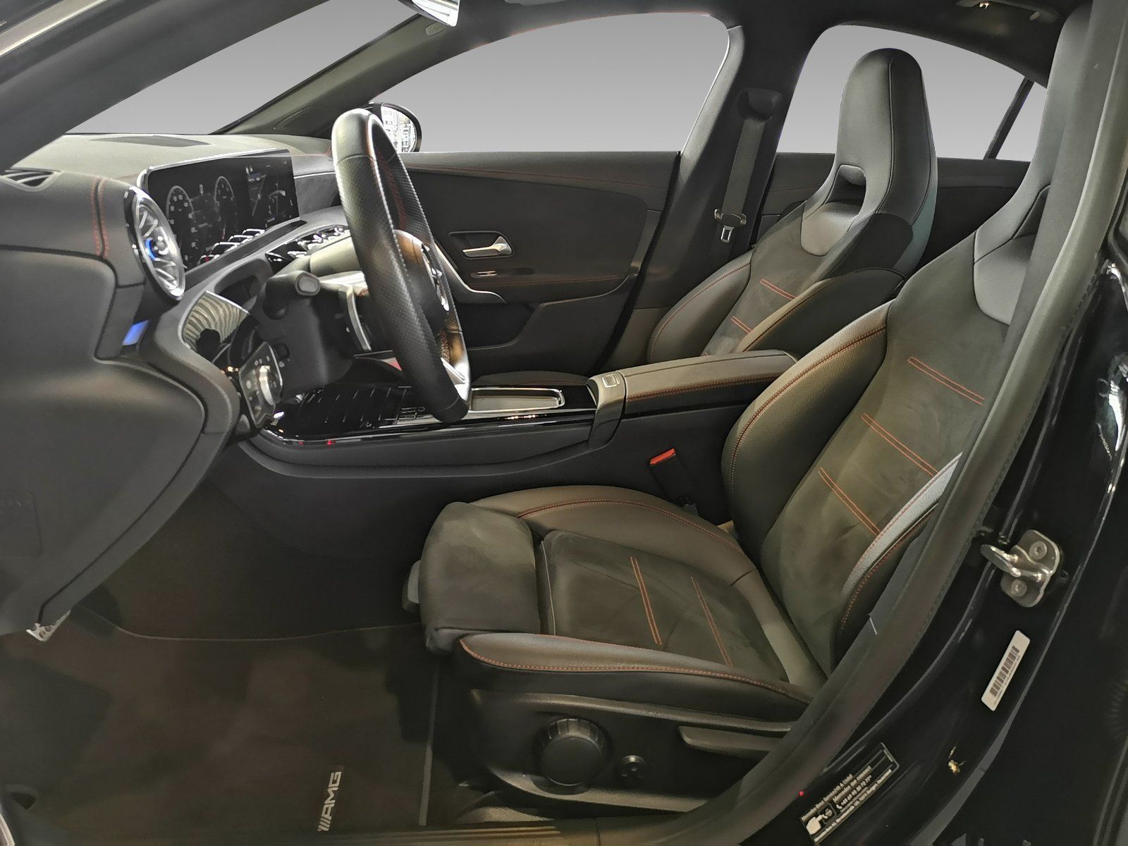 Mercedes-Benz CLA 180 Coupé AMG ADVANCED PLUS - Samsaru's Car Outlet