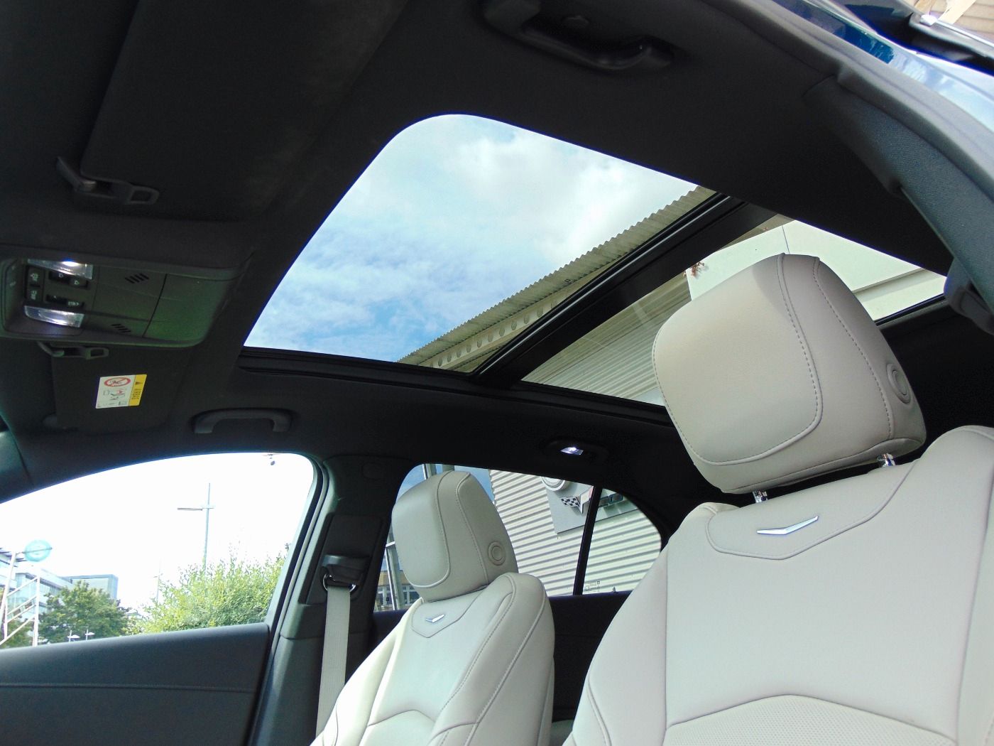 Cadillac XT4 350T Premium Luxury Panoramadach AHK Navi