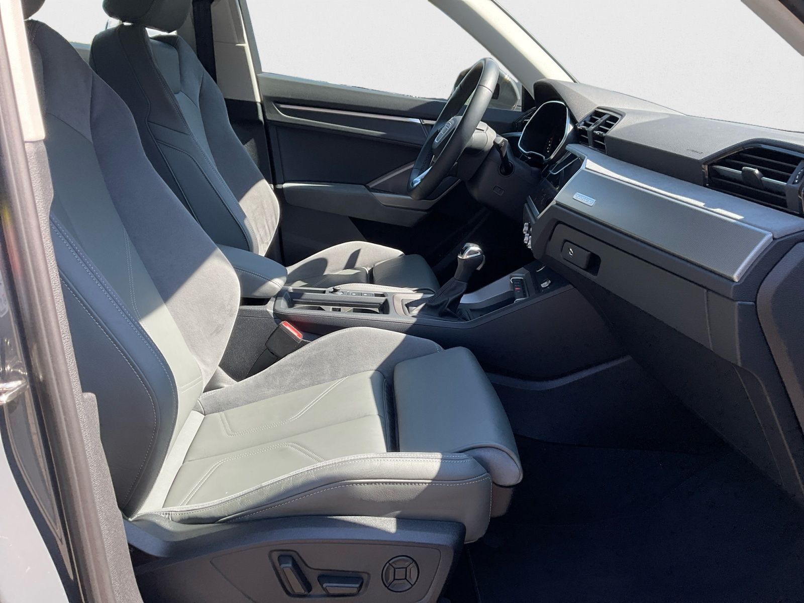 Audi Q3 40 TFSI advanced quattro - Samsaru's Car Outlet