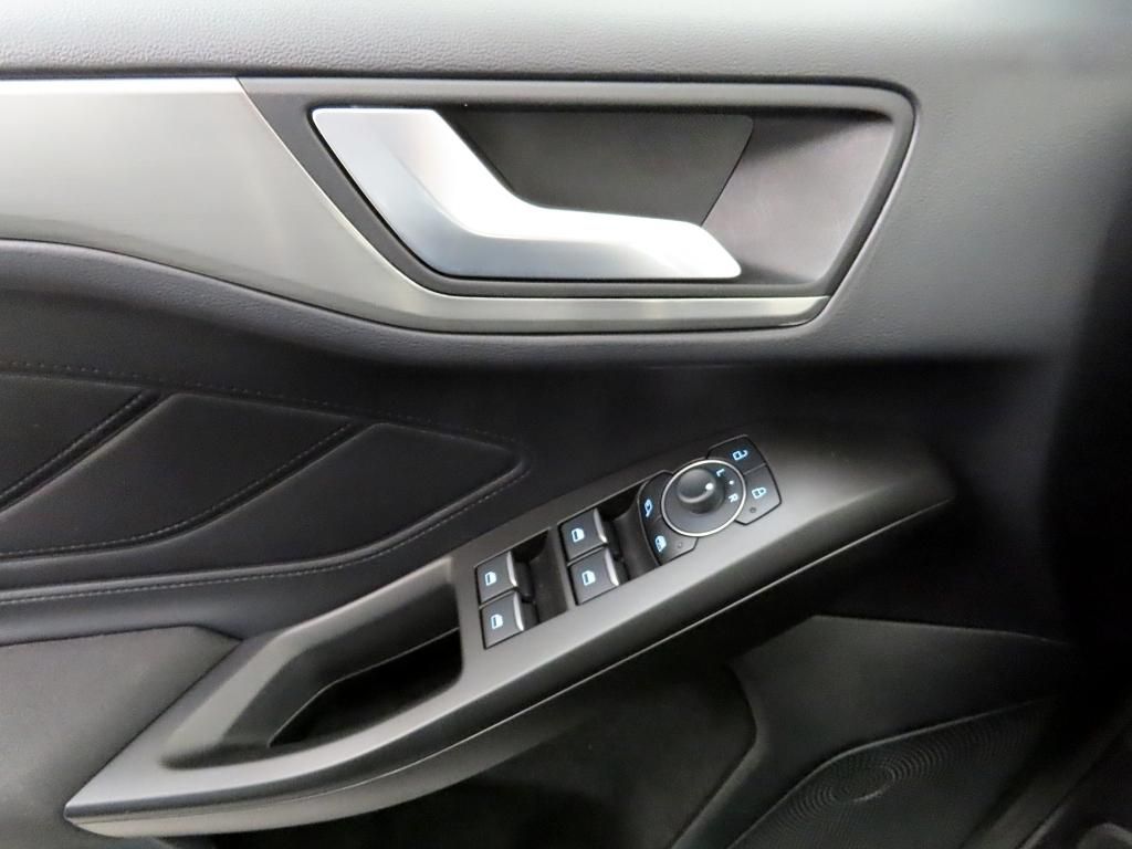 Ford Focus 1.0 M-Hybrid Aut Titanium iACC+LED+Kam+SHZ