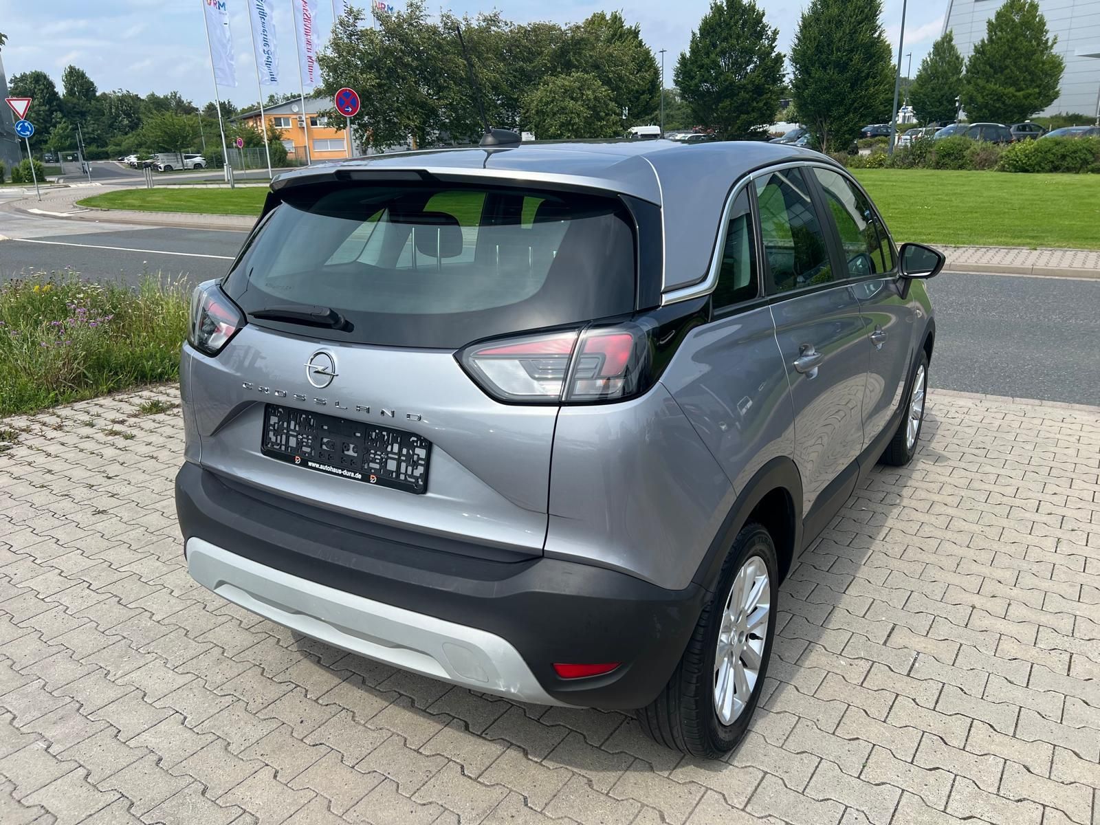 Opel Crossland 1.5 D Elegance Aut. - Samsaru's Car Outlet