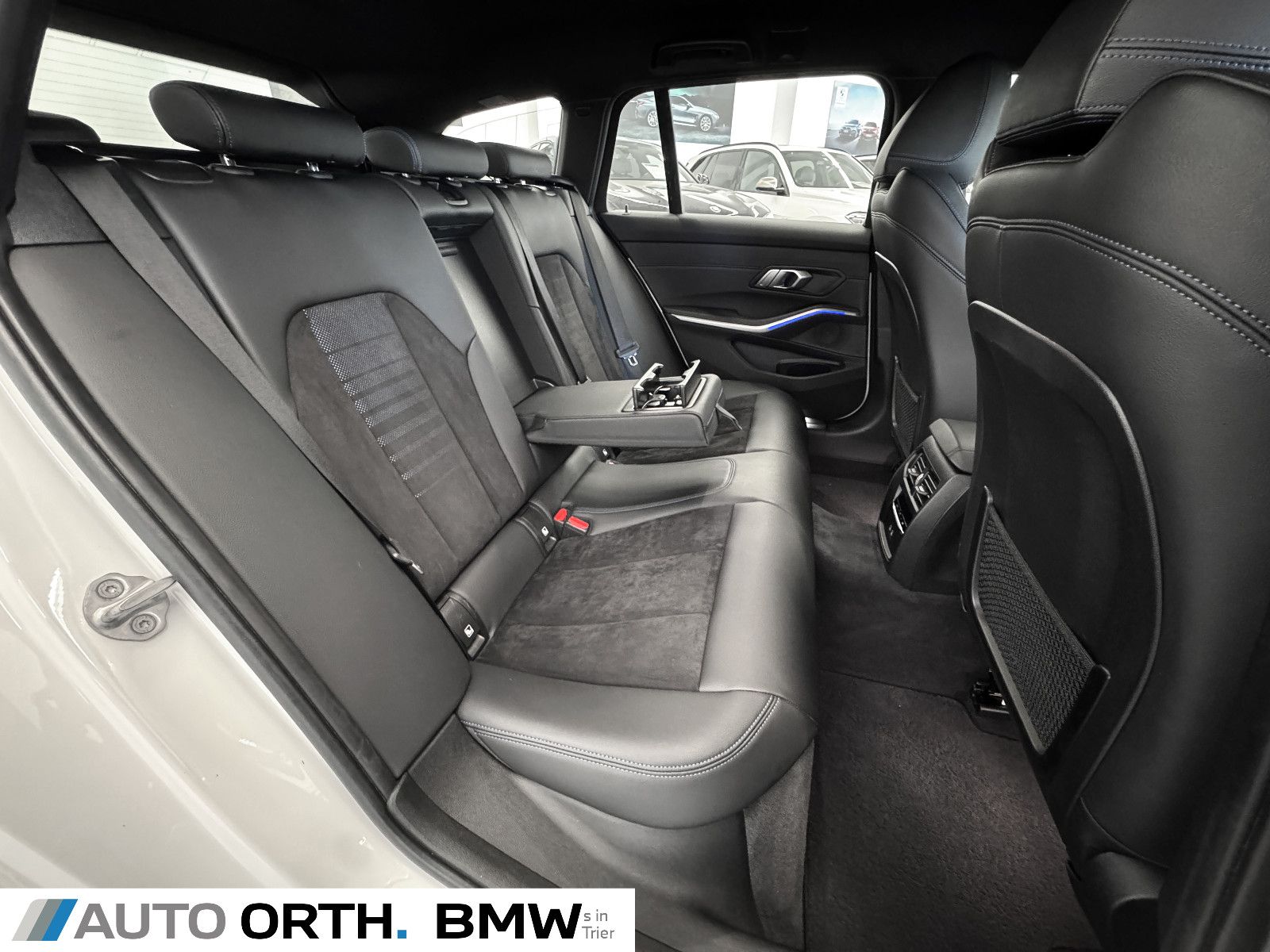 BMW 330i xDrive Touring M-Sport - Samsaru's Car Outlet