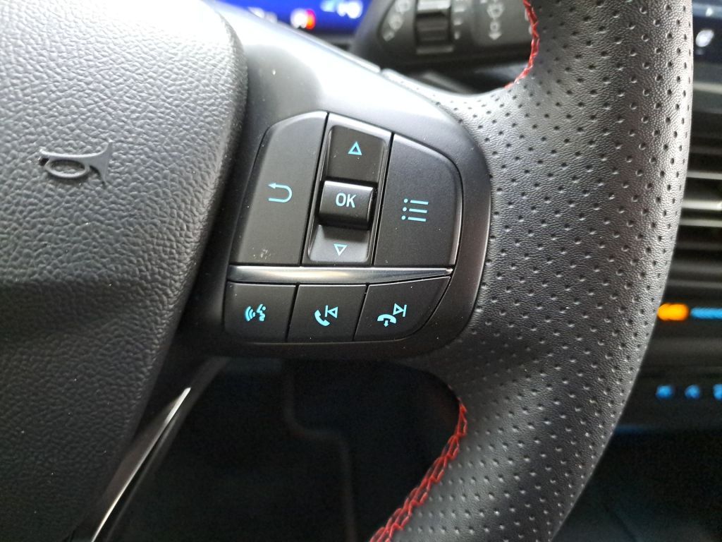 Ford Focus Turnier 1.0 EcoBoost Hybrid Aut. ST-LINE X