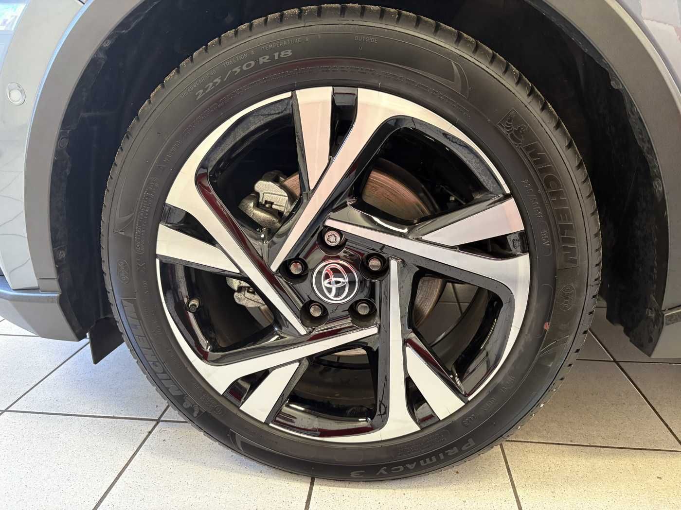 Toyota C-HR Hybrid - Samsaru's Car Outlet