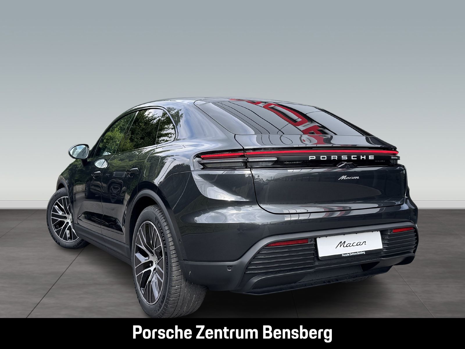 Porsche Macan Electric 4