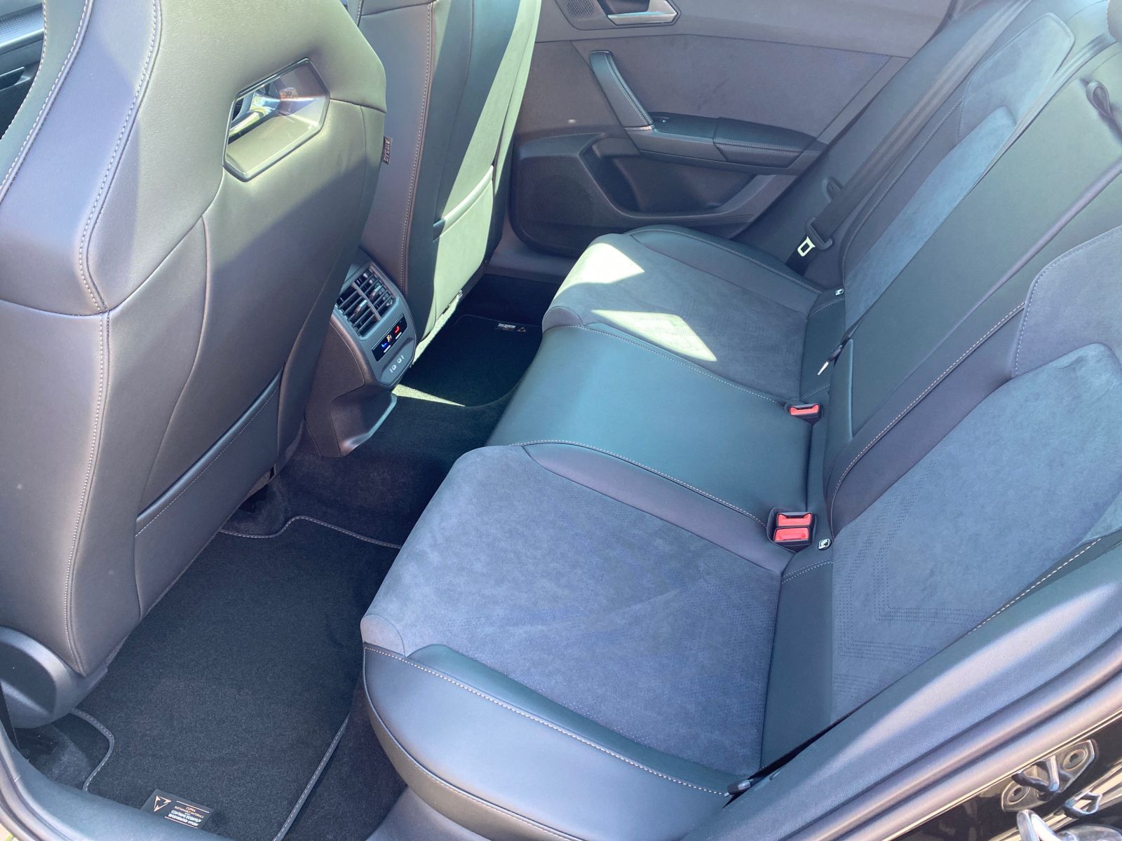 Cupra Formentor 2.0 TSI VZ 4Drive DSG, AHK, AKRA, PANO