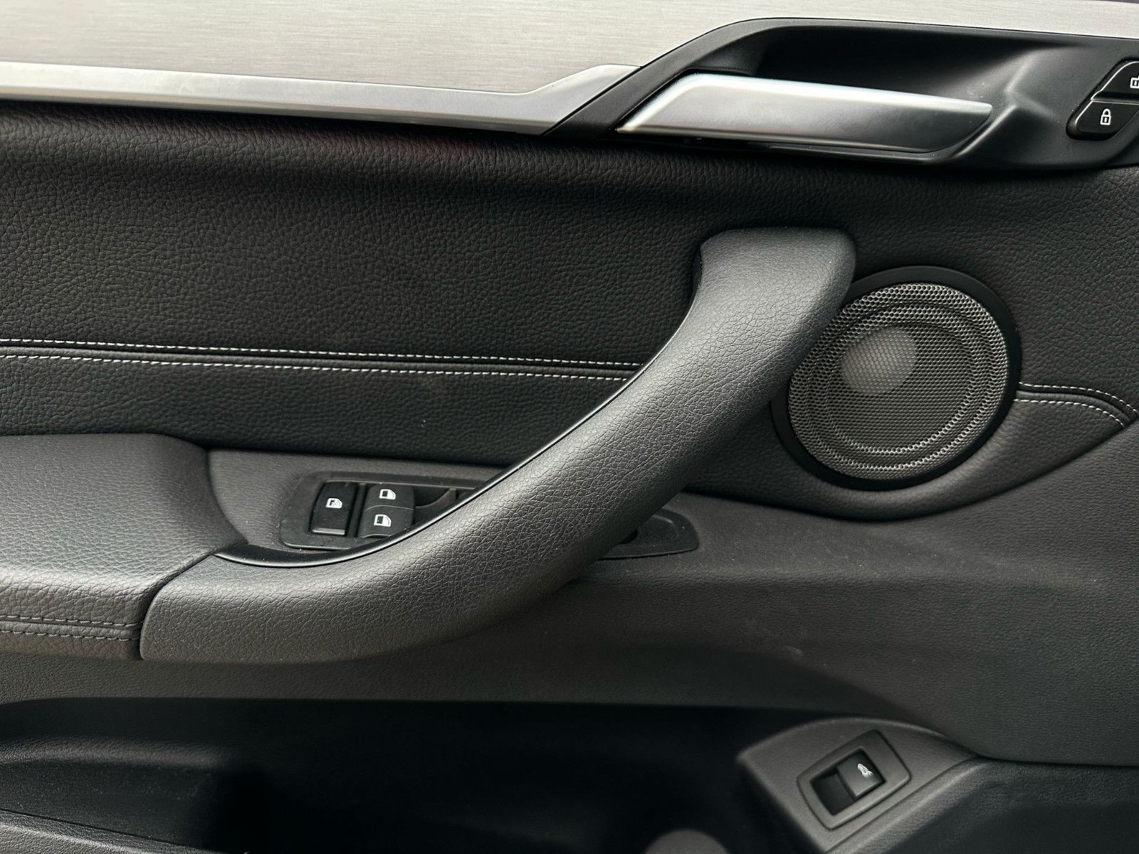 BMW X1 xDrive 25 i xLine - Samsaru's Car Outlet