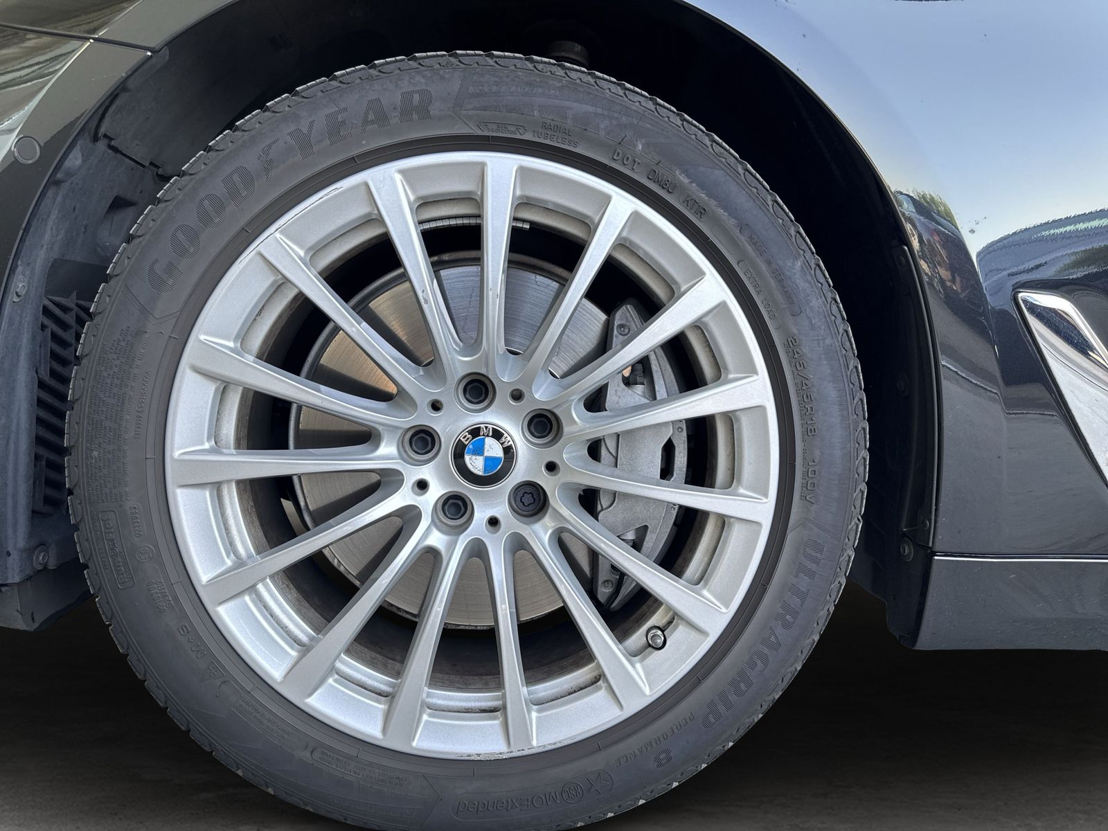 BMW 530d Touring*Luxury Line*LC Prof.*HUD*HiFi*Pano*