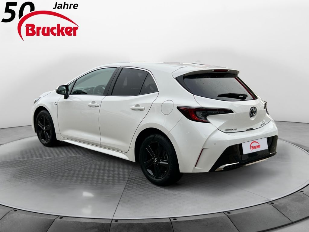 Toyota Corolla 1.8 Hybrid Team - Samsaru's Car Outlet