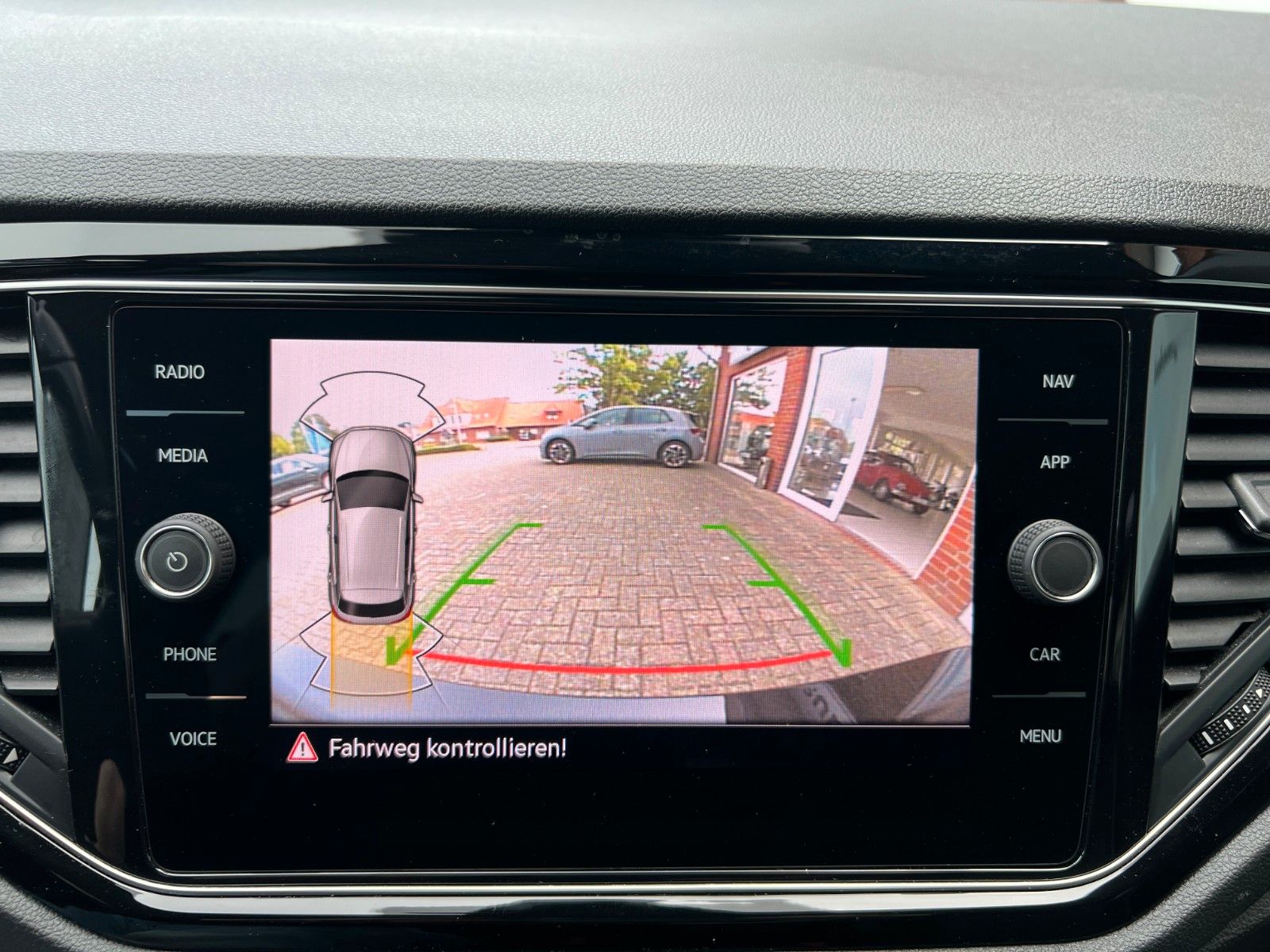 Volkswagen T-Roc 1.5TSi DSG Black - Samsaru's Car Outlet