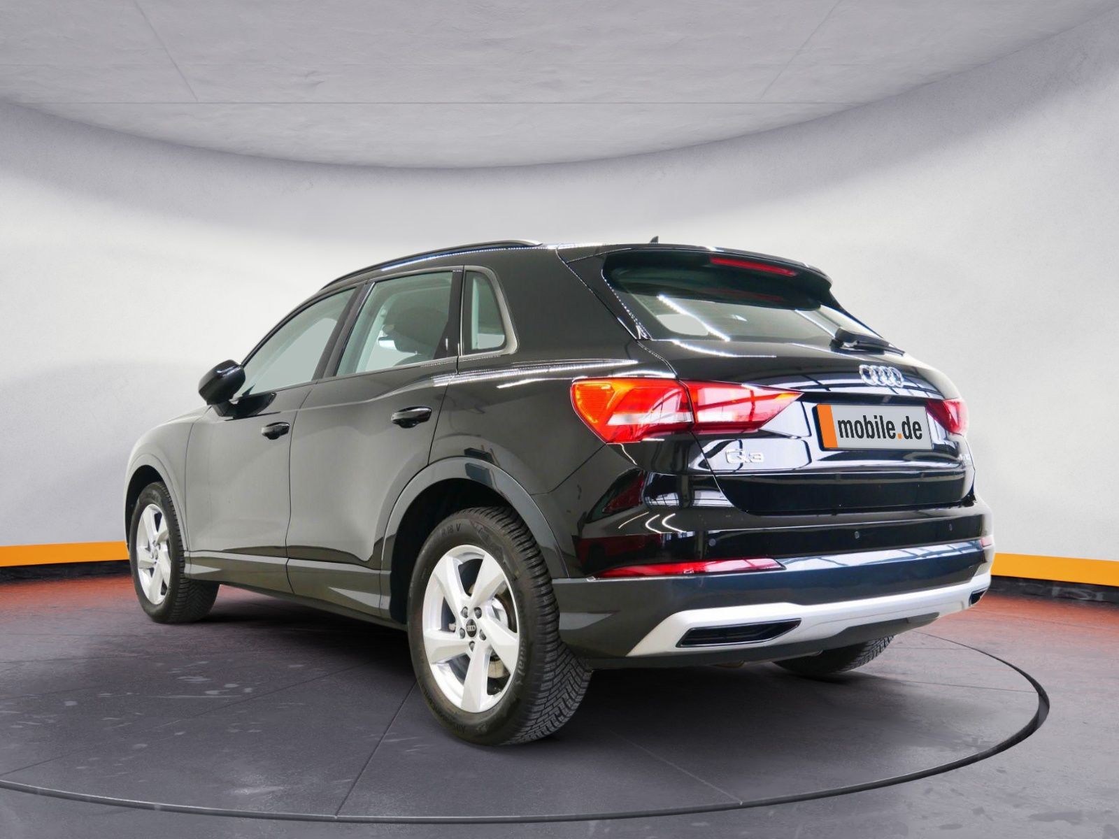 Audi Q3 40 TDI quattro advanced - Samsaru's Car Outlet