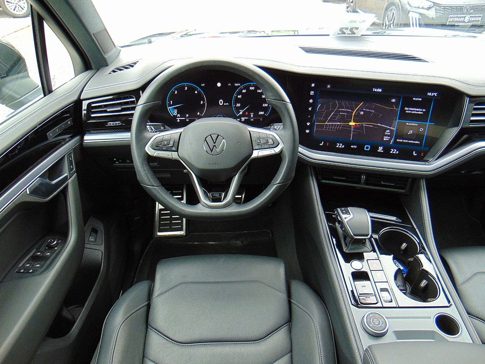 Volkswagen Touareg 3.0 TDI 4Motion R-Line - IQ Light - Pano