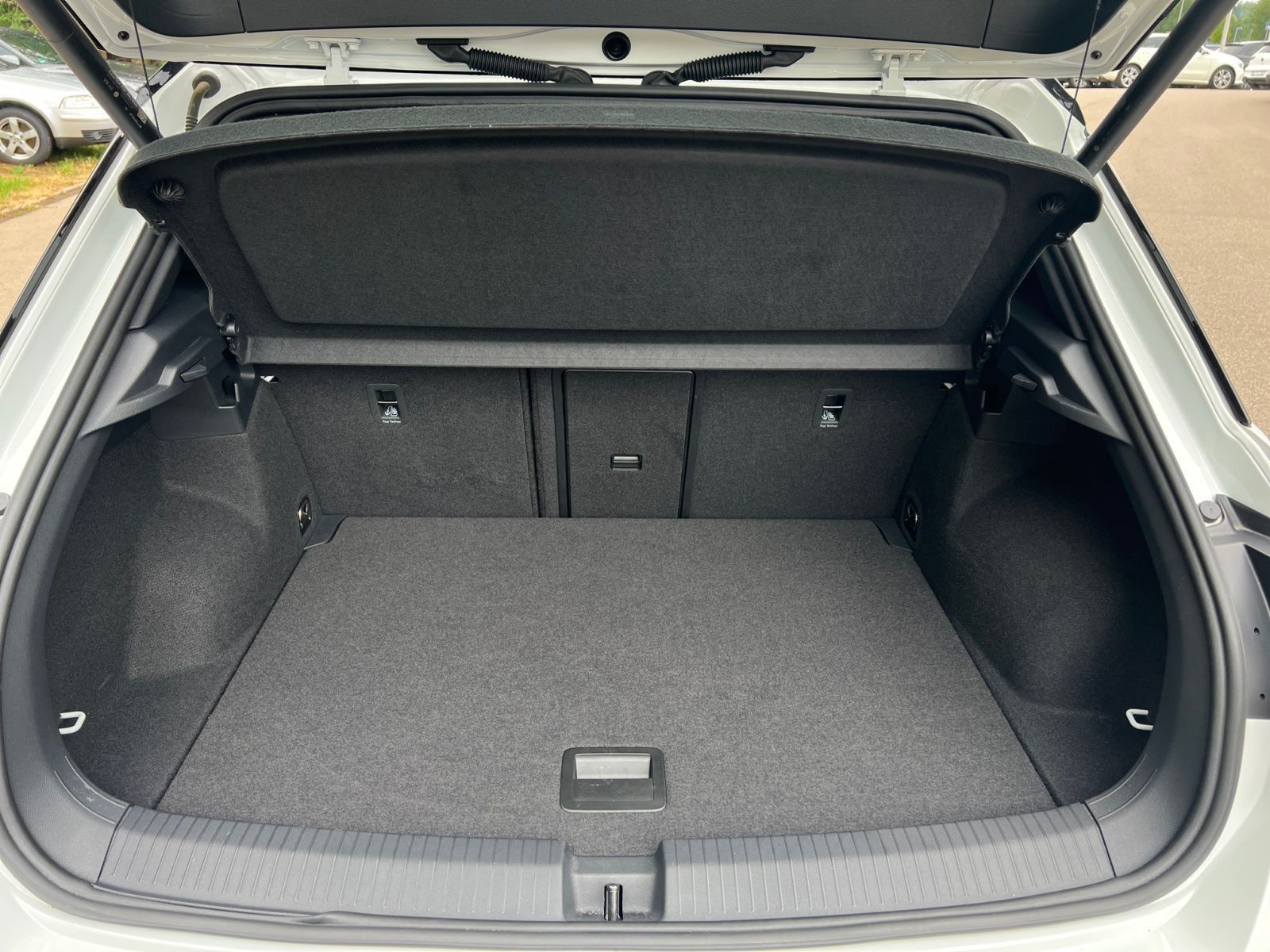 Volkswagen T-Roc 2.0TSI R-Line 4M DSG - Samsaru's Car Outlet