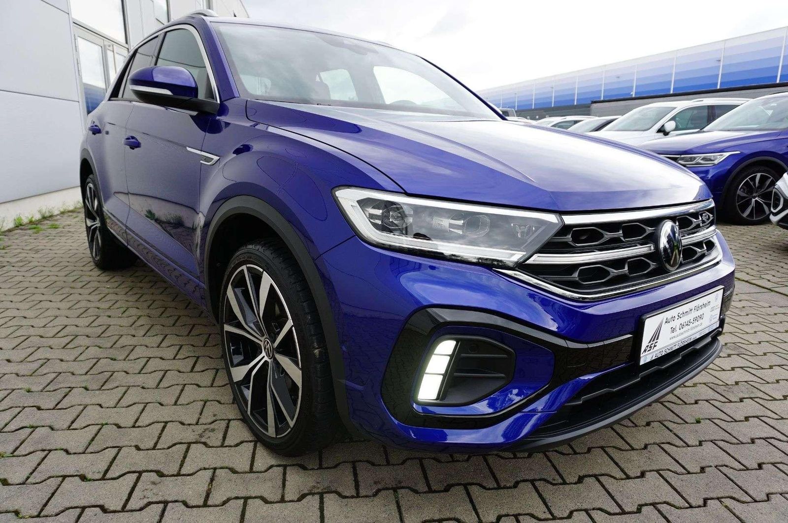 Volkswagen T-Roc R-Line - Samsaru's Car Outlet