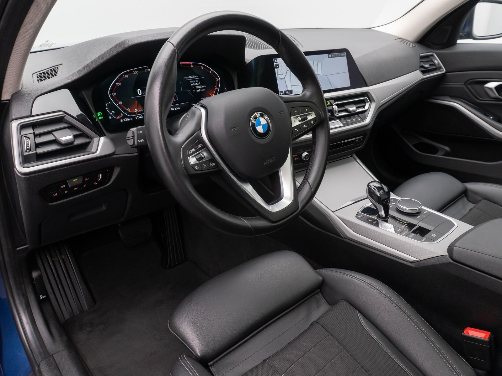 BMW 330i xD - Samsaru's Car Outlet
