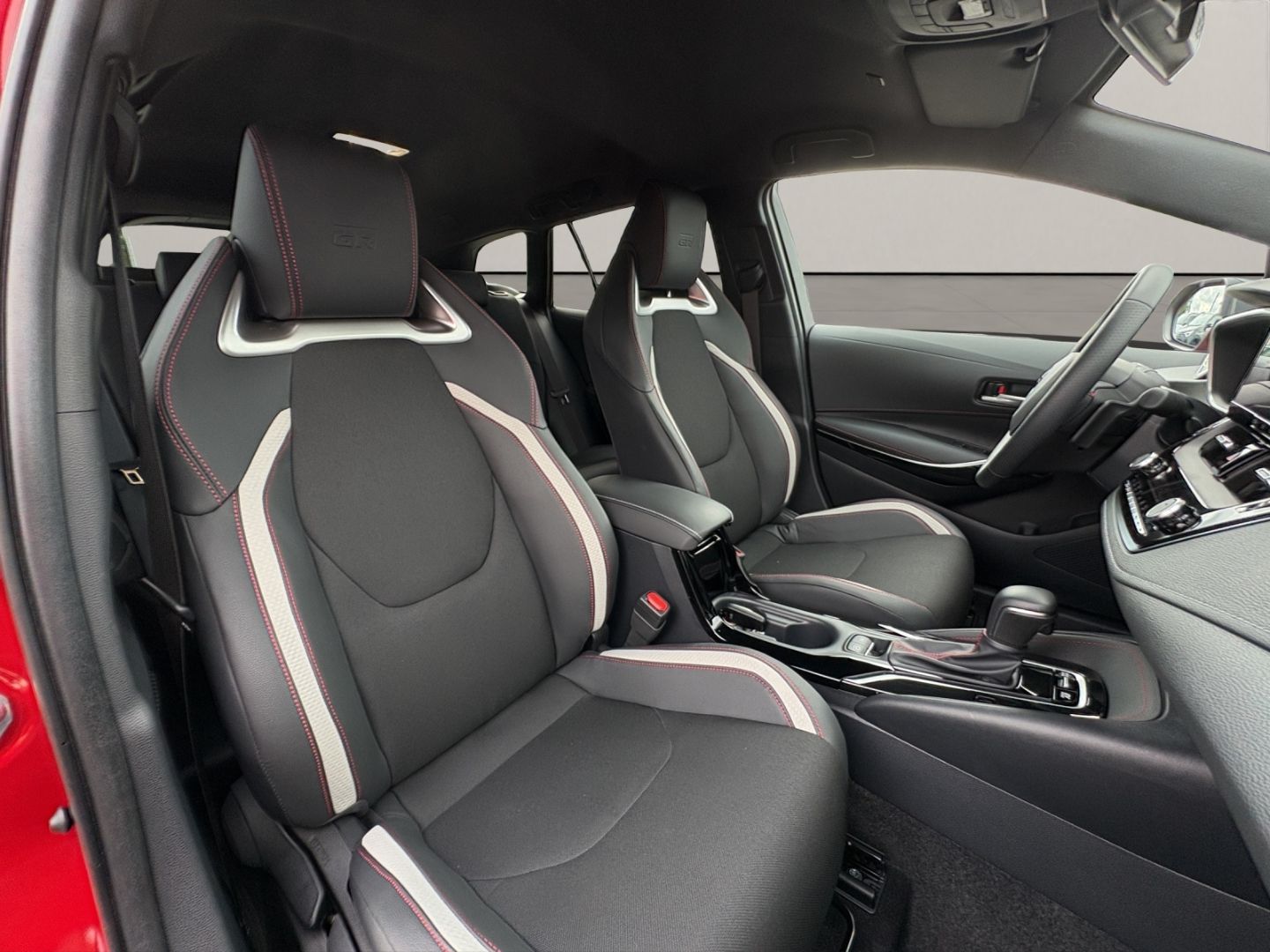 Toyota Corolla GR-SPORT+TS+KAMERA+CARPLAY+AKTION+SOFORT