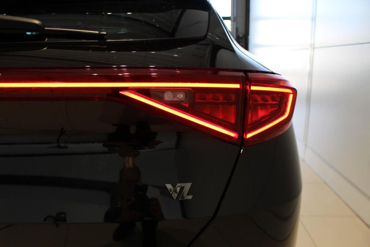 Cupra Formentor VZ 2.0 TSI DSG 4Drive 4JGAR/AHK/PANO/e