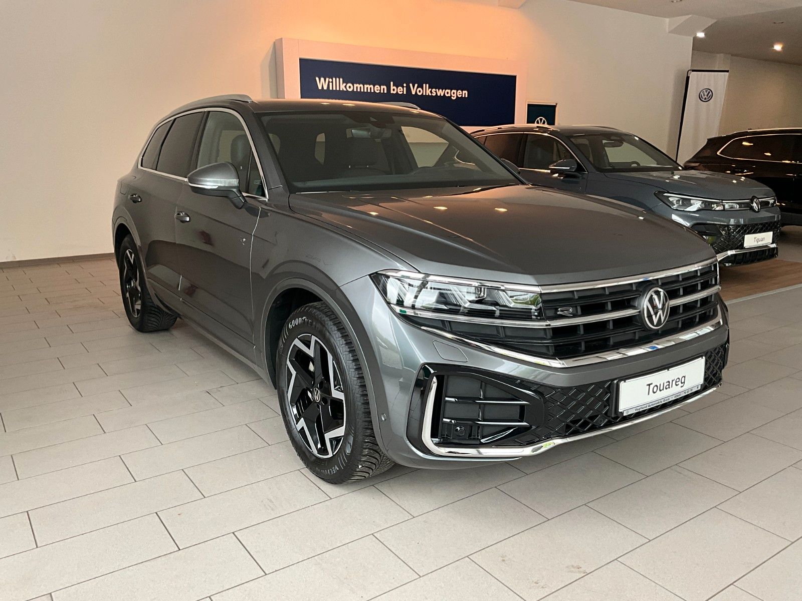 Volkswagen Touareg R-Line , AHZV, Luftfahr, UVP 97.615€br.