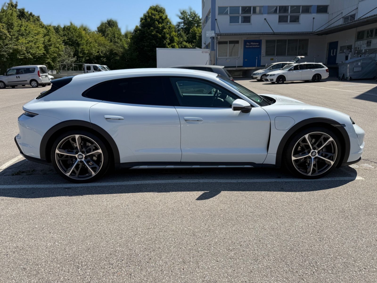 Porsche Taycan Cross 4 Approved Beif.Display HUD 22 Zoll
