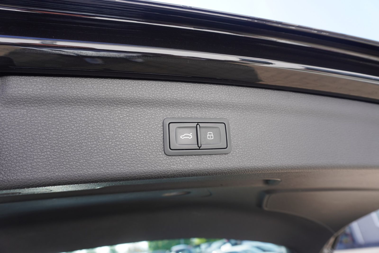Audi Q3 40 2.0TDI quattro advanced - Samsaru's Car Outlet