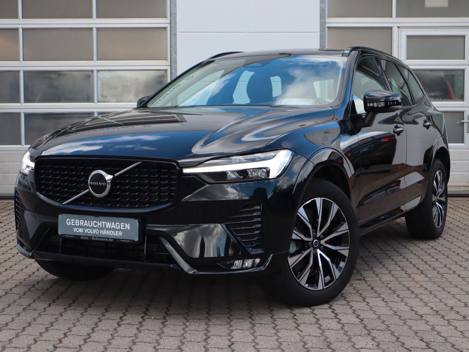 Volvo XC60 B4 Plus Dark AWD